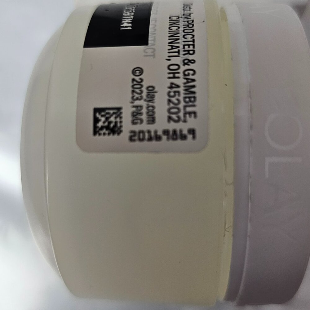 OIL OF OLAY BUNDLE - Picture 4 of 5
